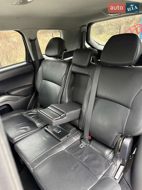 Внедорожник / Кроссовер Mitsubishi Outlander 2008 в Кременце