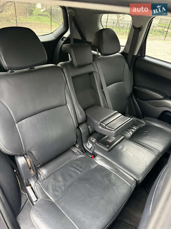 Внедорожник / Кроссовер Mitsubishi Outlander 2008 в Кременце