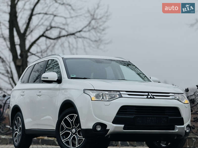 Позашляховик / Кросовер Mitsubishi Outlander 2015 в Дрогобичі