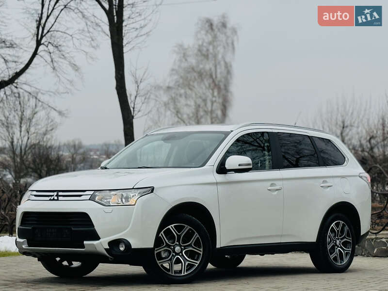Позашляховик / Кросовер Mitsubishi Outlander 2015 в Дрогобичі