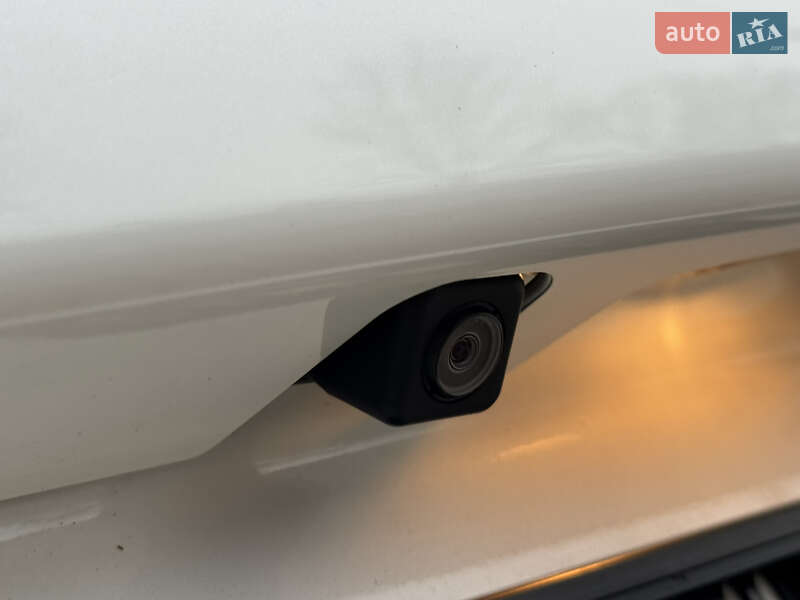 Позашляховик / Кросовер Mitsubishi Outlander 2015 в Дрогобичі