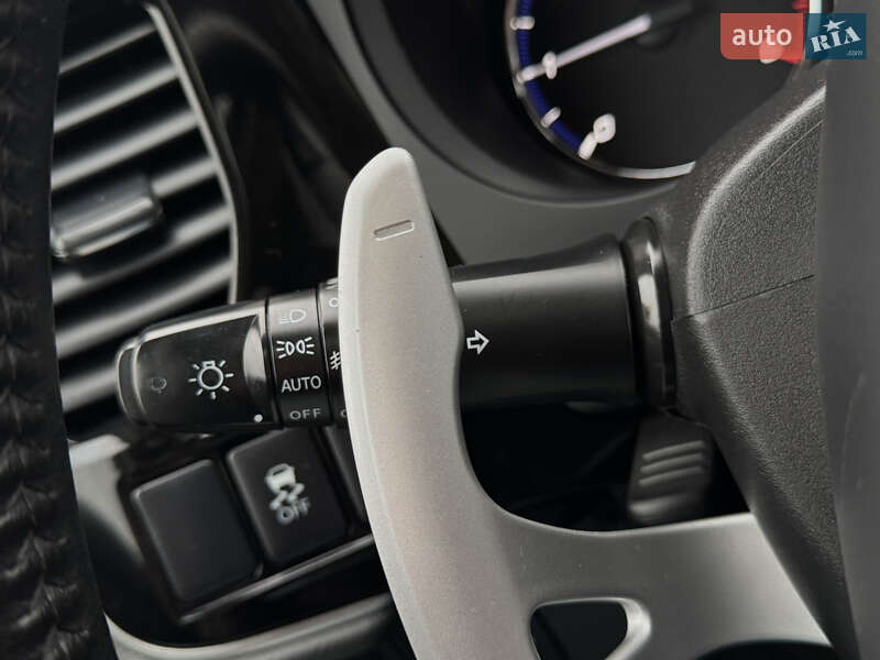 Позашляховик / Кросовер Mitsubishi Outlander 2015 в Дрогобичі