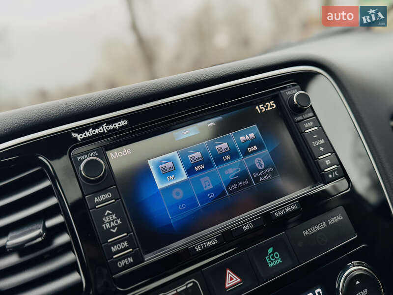 Позашляховик / Кросовер Mitsubishi Outlander 2015 в Дрогобичі