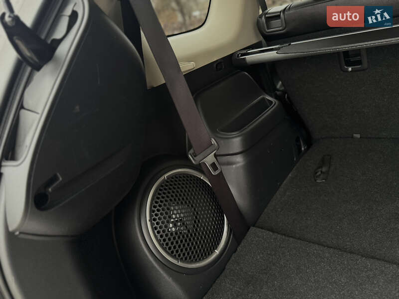 Позашляховик / Кросовер Mitsubishi Outlander 2015 в Дрогобичі