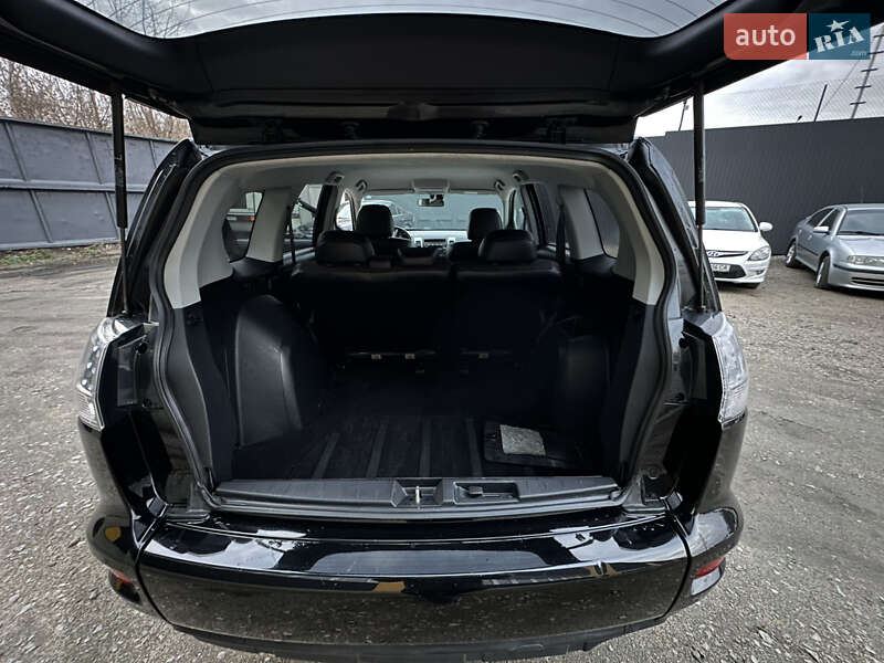 Позашляховик / Кросовер Mitsubishi Outlander 2009 в Ніжині