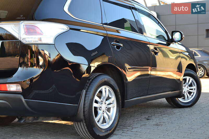 Внедорожник / Кроссовер Mitsubishi Outlander 2013 в Дрогобыче