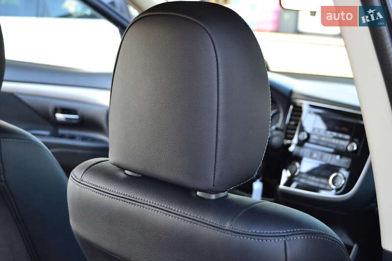 Внедорожник / Кроссовер Mitsubishi Outlander 2013 в Дрогобыче