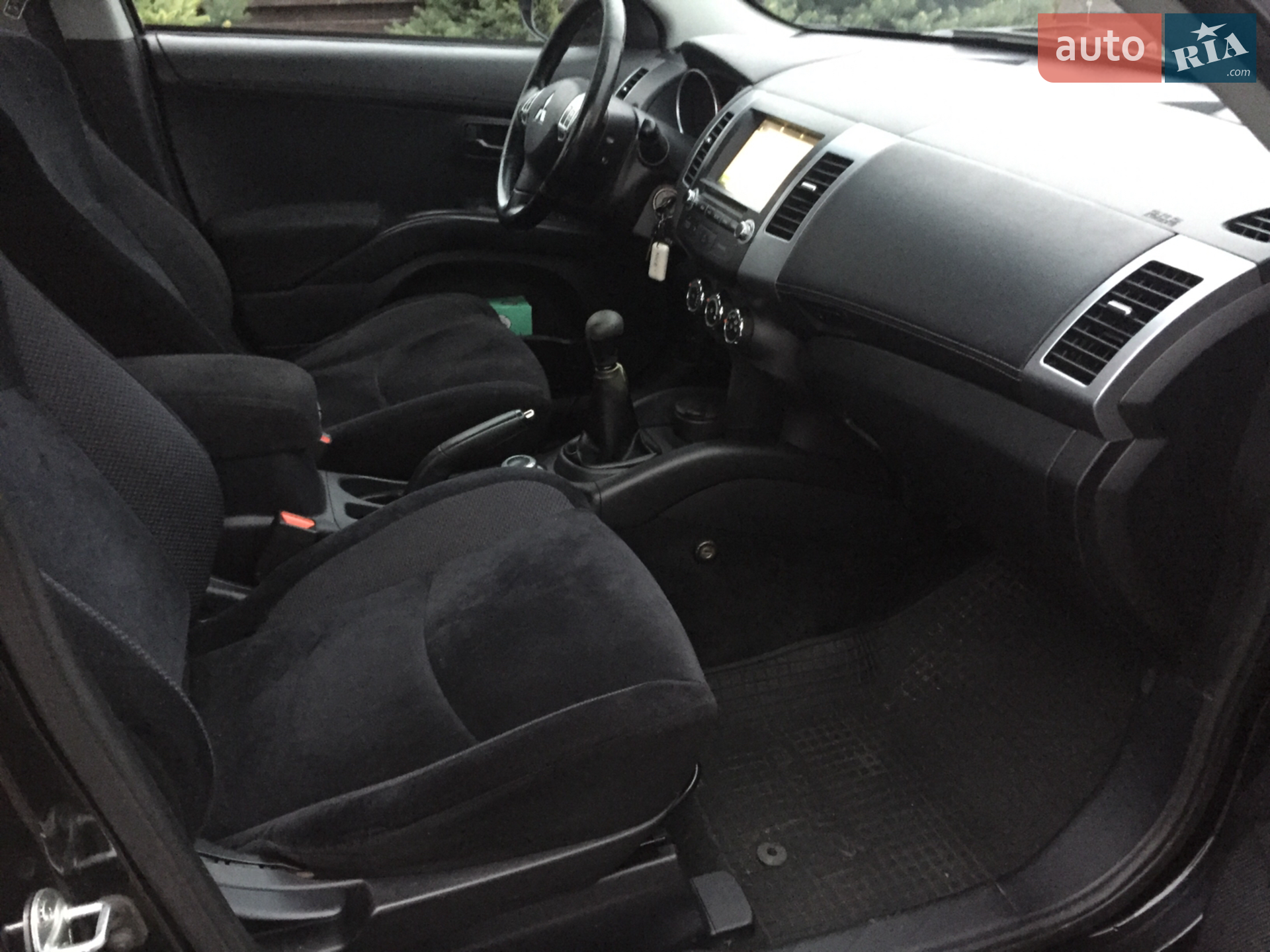 2010 Mitsubishi Outlander - мініатюра 12