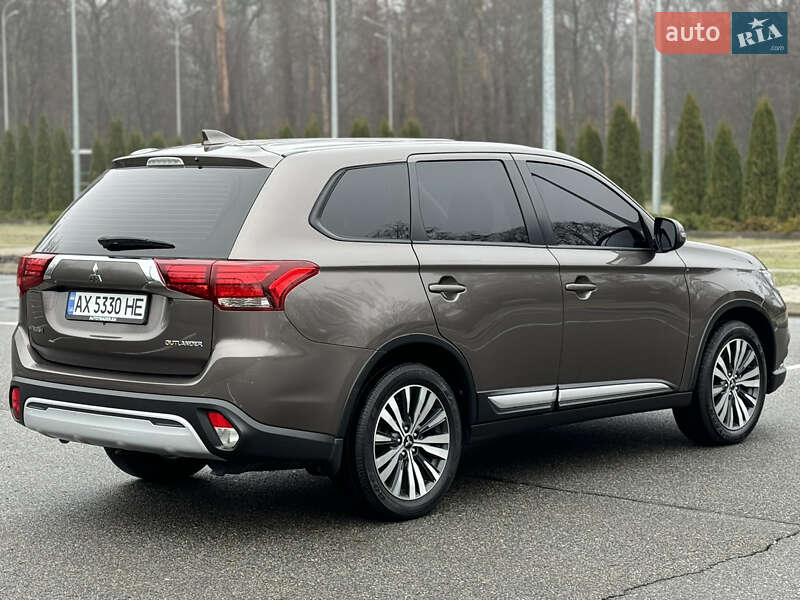Позашляховик / Кросовер Mitsubishi Outlander 2018 в Харкові фото 11 Позашляховик / Кросовер Mitsubishi Outlander 2018 в Харкові