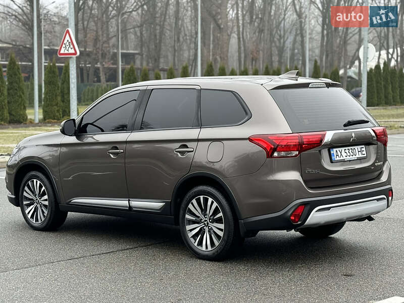 Позашляховик / Кросовер Mitsubishi Outlander 2018 в Харкові фото 15 Позашляховик / Кросовер Mitsubishi Outlander 2018 в Харкові