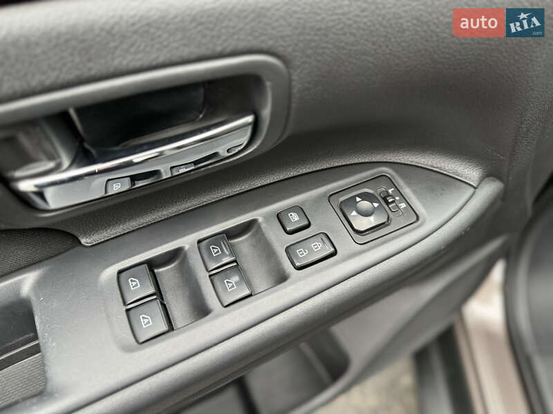 Позашляховик / Кросовер Mitsubishi Outlander 2018 в Харкові фото 42 Позашляховик / Кросовер Mitsubishi Outlander 2018 в Харкові