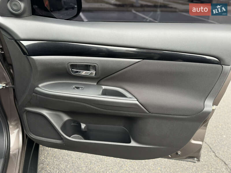 Позашляховик / Кросовер Mitsubishi Outlander 2018 в Харкові фото 52 Позашляховик / Кросовер Mitsubishi Outlander 2018 в Харкові