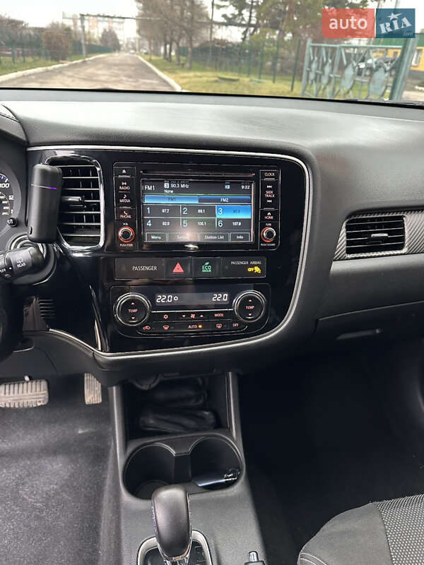 Внедорожник / Кроссовер Mitsubishi Outlander 2015 в Сумах фото 21 Внедорожник / Кроссовер Mitsubishi Outlander 2015 в Сумах