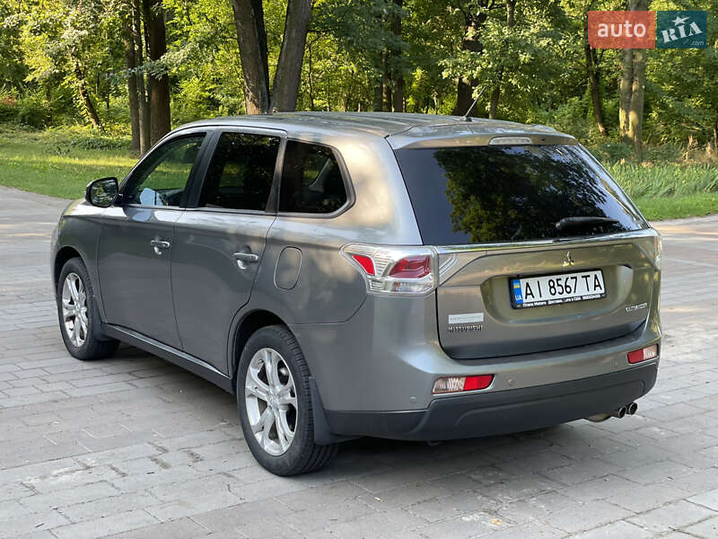 Позашляховик / Кросовер Mitsubishi Outlander 2013 в Попільні