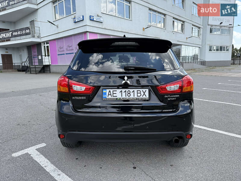 Внедорожник / Кроссовер Mitsubishi Outlander 2016 в Киеве