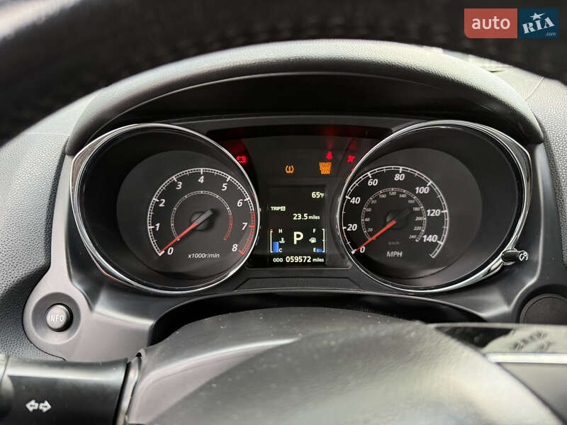 Внедорожник / Кроссовер Mitsubishi Outlander 2016 в Киеве