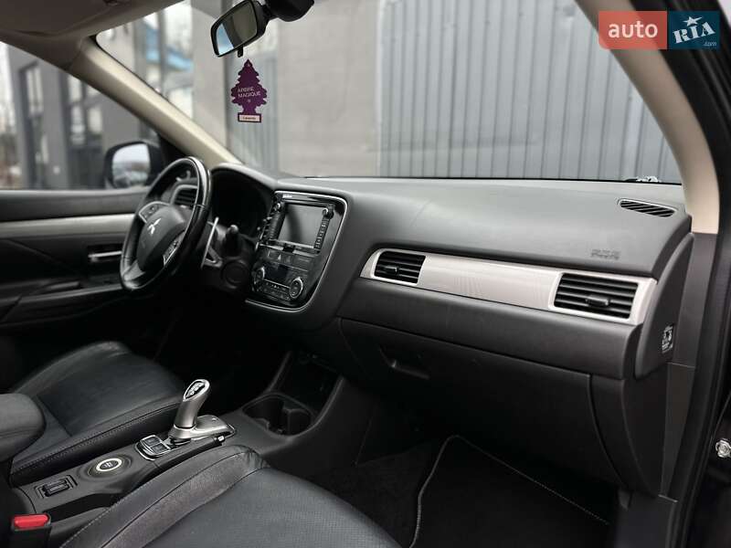 Позашляховик / Кросовер Mitsubishi Outlander 2013 в Івано-Франківську