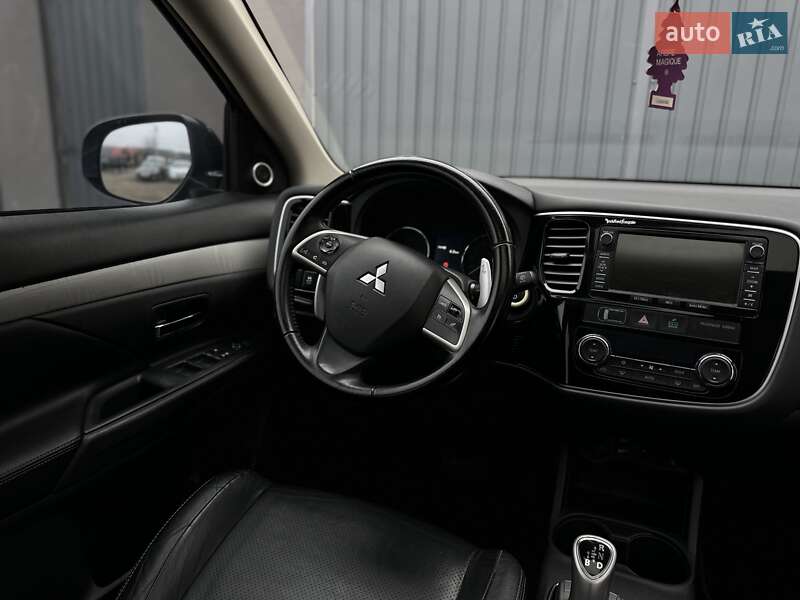 Позашляховик / Кросовер Mitsubishi Outlander 2013 в Івано-Франківську