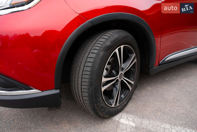 Внедорожник / Кроссовер Mitsubishi Outlander 2019 в Запорожье