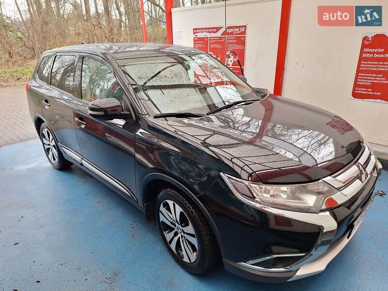Позашляховик / Кросовер Mitsubishi Outlander 2017 в Черкасах