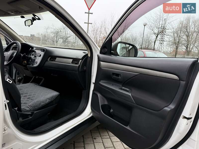 Внедорожник / Кроссовер Mitsubishi Outlander 2013 в Ивано-Франковске