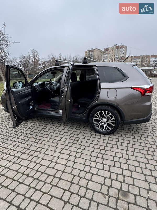 Позашляховик / Кросовер Mitsubishi Outlander 2016 в Івано-Франківську фото 21 Позашляховик / Кросовер Mitsubishi Outlander 2016 в Івано-Франківську