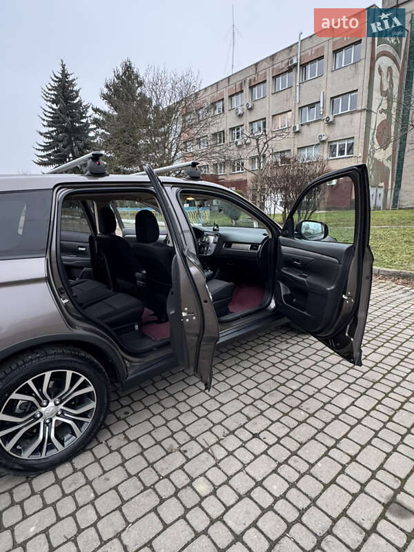 Позашляховик / Кросовер Mitsubishi Outlander 2016 в Івано-Франківську фото 26 Позашляховик / Кросовер Mitsubishi Outlander 2016 в Івано-Франківську