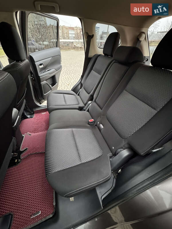 Позашляховик / Кросовер Mitsubishi Outlander 2016 в Івано-Франківську фото 35 Позашляховик / Кросовер Mitsubishi Outlander 2016 в Івано-Франківську