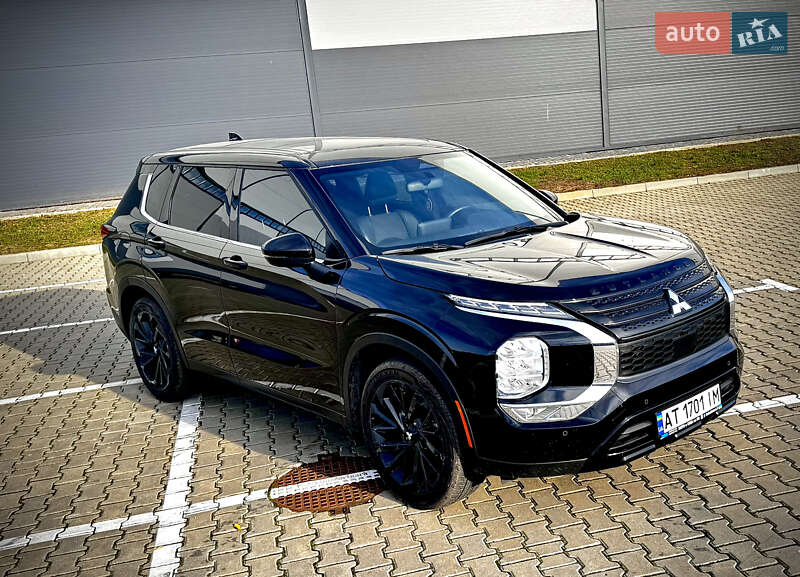 Позашляховик / Кросовер Mitsubishi Outlander 2021 в Івано-Франківську