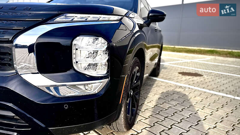 Позашляховик / Кросовер Mitsubishi Outlander 2021 в Івано-Франківську