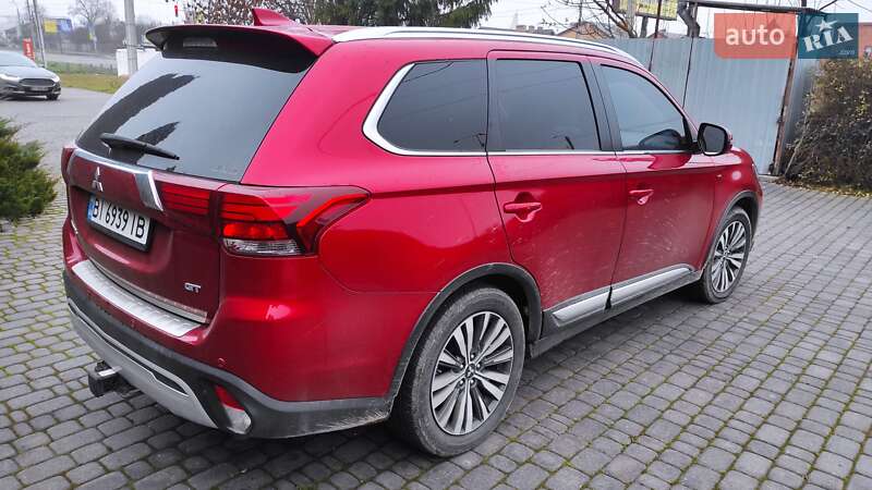 Позашляховик / Кросовер Mitsubishi Outlander 2019 в Харкові