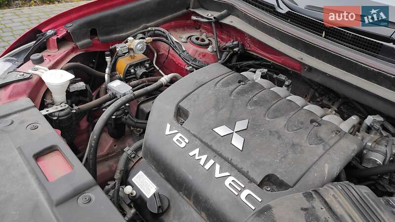 Позашляховик / Кросовер Mitsubishi Outlander 2019 в Харкові