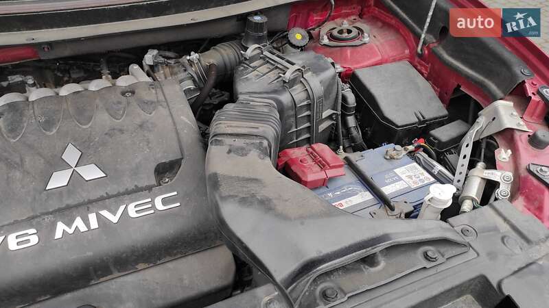 Позашляховик / Кросовер Mitsubishi Outlander 2019 в Харкові