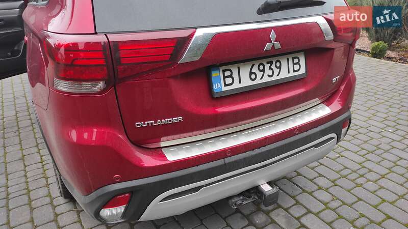 Позашляховик / Кросовер Mitsubishi Outlander 2019 в Харкові