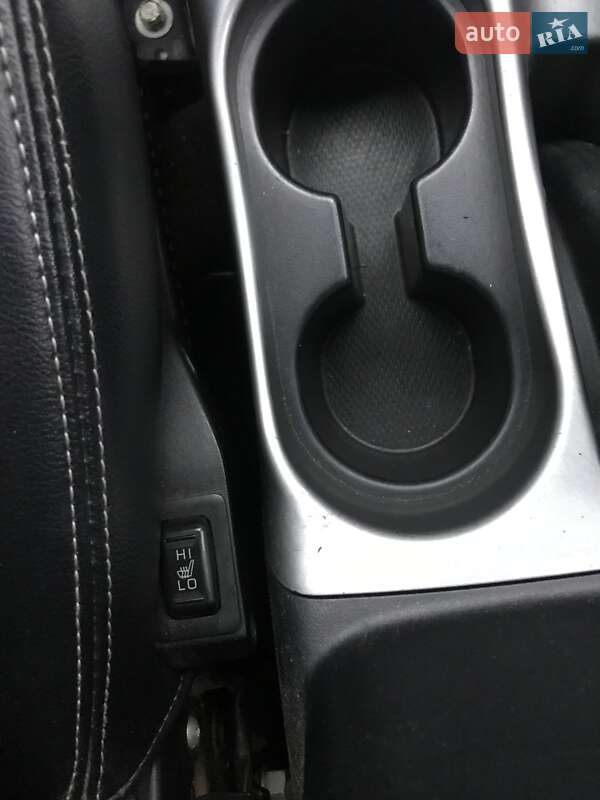 Позашляховик / Кросовер Mitsubishi Outlander 2011 в Києві