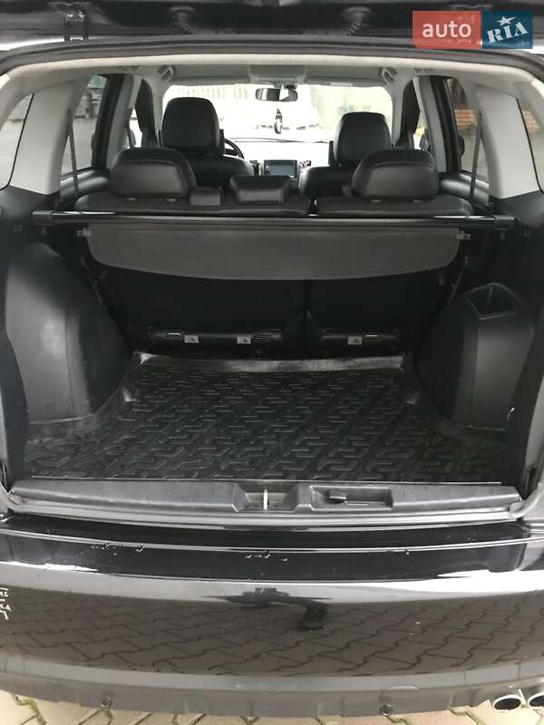 Позашляховик / Кросовер Mitsubishi Outlander 2011 в Києві