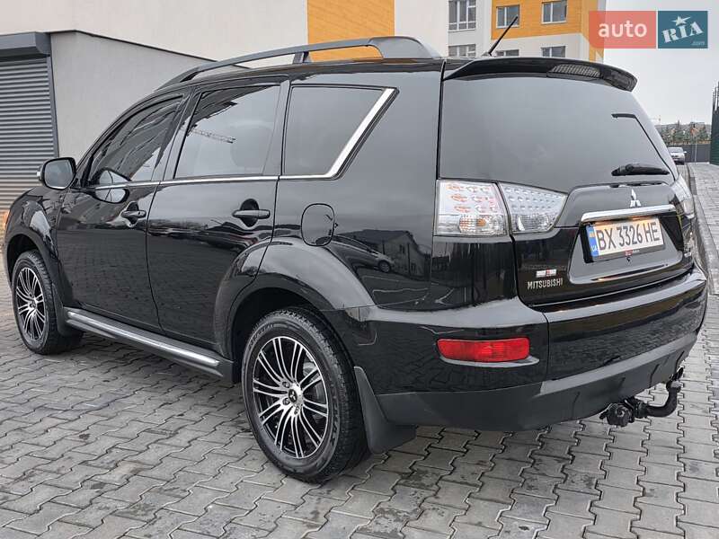 Внедорожник / Кроссовер Mitsubishi Outlander 2012 в Хмельницком