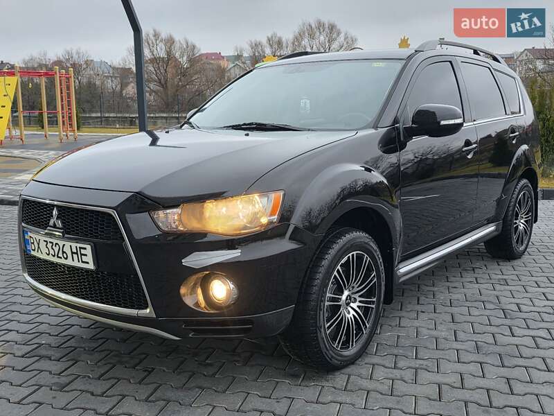 Внедорожник / Кроссовер Mitsubishi Outlander 2012 в Хмельницком