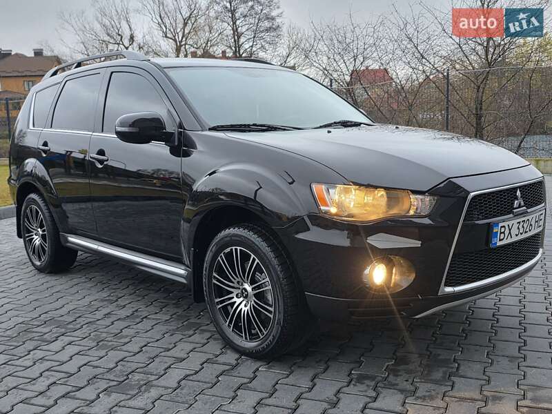 Внедорожник / Кроссовер Mitsubishi Outlander 2012 в Хмельницком