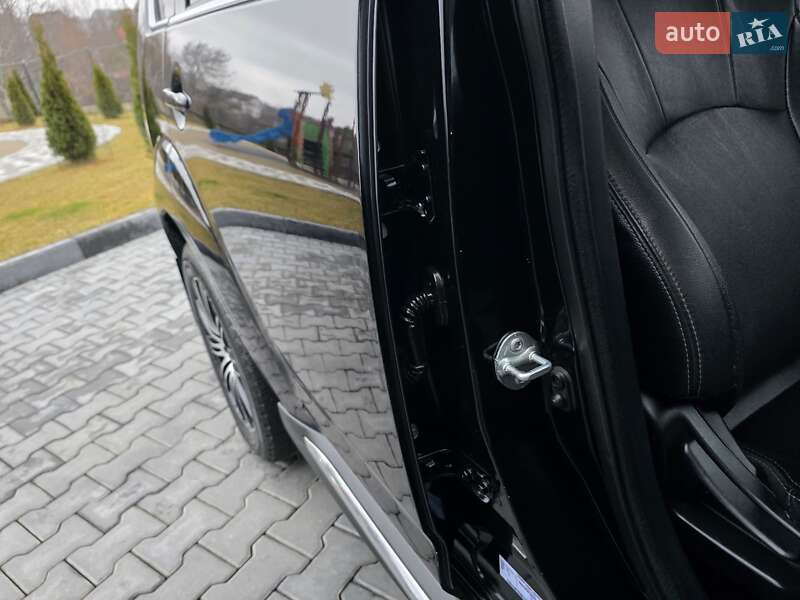 Внедорожник / Кроссовер Mitsubishi Outlander 2012 в Хмельницком