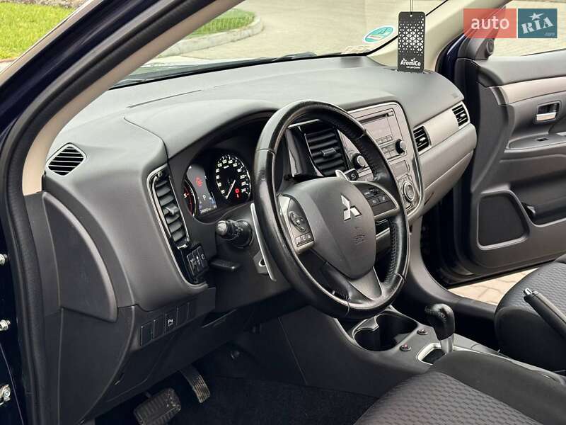 Позашляховик / Кросовер Mitsubishi Outlander 2012 в Луцьку