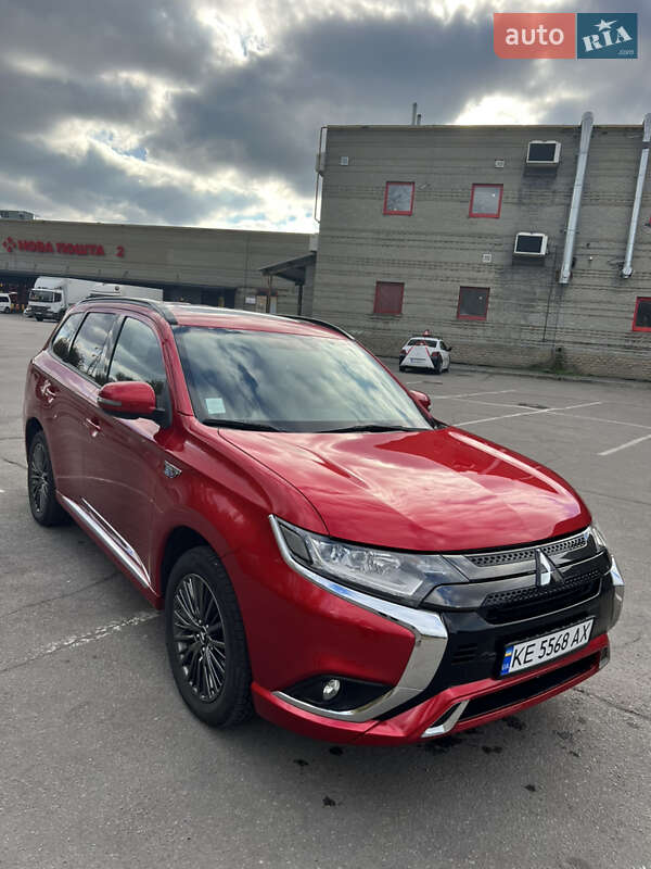 Внедорожник / Кроссовер Mitsubishi Outlander 2021 в Днепре