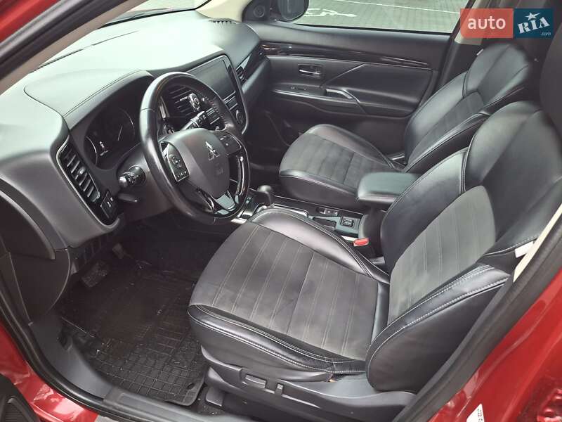 Позашляховик / Кросовер Mitsubishi Outlander 2019 в Вінниці