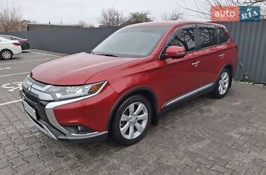 Внедорожник / Кроссовер Mitsubishi Outlander 2019 в Виннице