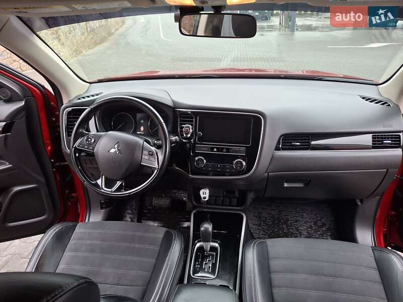 Позашляховик / Кросовер Mitsubishi Outlander 2019 в Вінниці