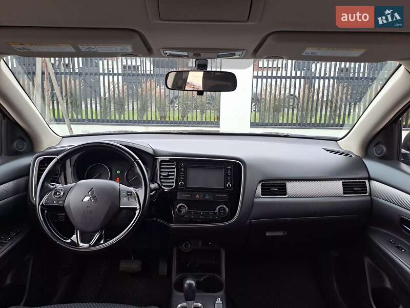 Внедорожник / Кроссовер Mitsubishi Outlander 2016 в Белой Церкви фото 19 Внедорожник / Кроссовер Mitsubishi Outlander 2016 в Белой Церкви