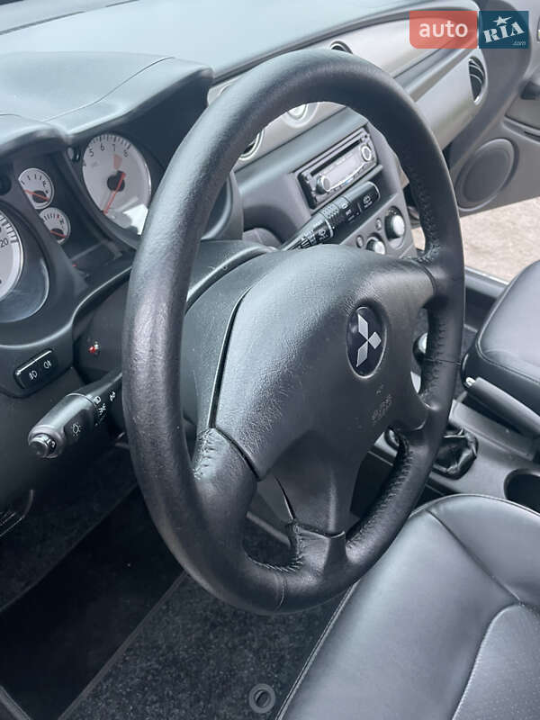 Внедорожник / Кроссовер Mitsubishi Outlander 2006 в Ровно