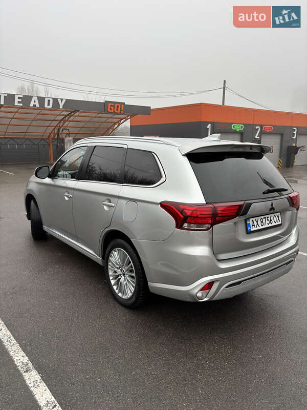 Внедорожник / Кроссовер Mitsubishi Outlander 2018 в Харькове