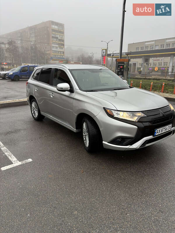 Внедорожник / Кроссовер Mitsubishi Outlander 2018 в Харькове