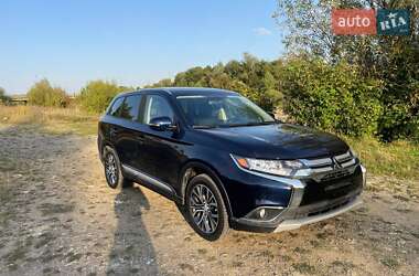 Позашляховик / Кросовер Mitsubishi Outlander 2017 в Богородчанах